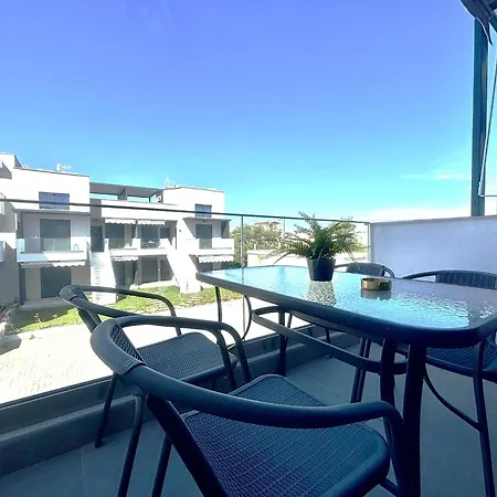 Luku Complex By Horizon Homes Ofrínion